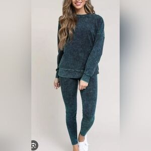 Zenana Outfitters EUC Mineral Wash Set XL Top PTP 28 Waist 19 Inseam 27